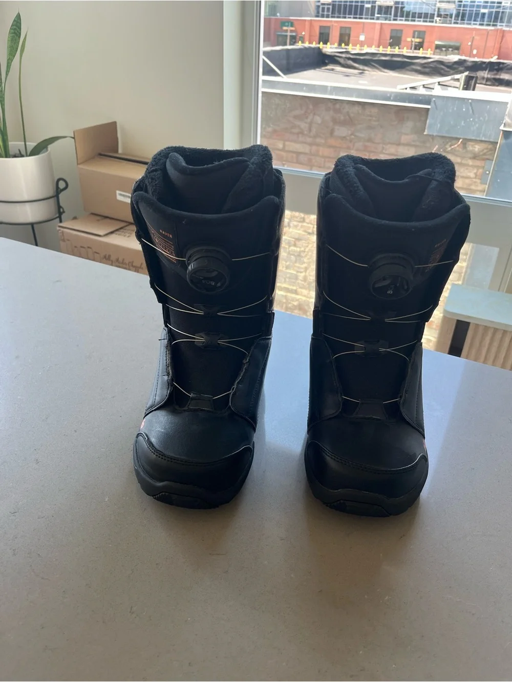 Women’s Black Snowboard Boots - Easy BOA Fit